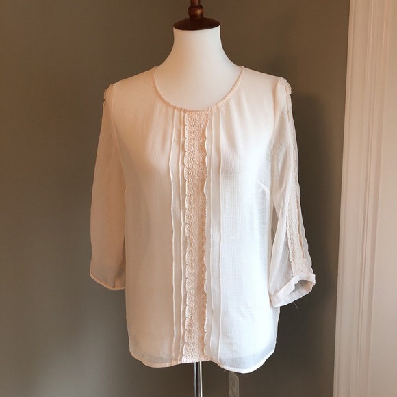 Pins & Needles Tops - Urban Outfitters Pins & Needles Blush Lace Top